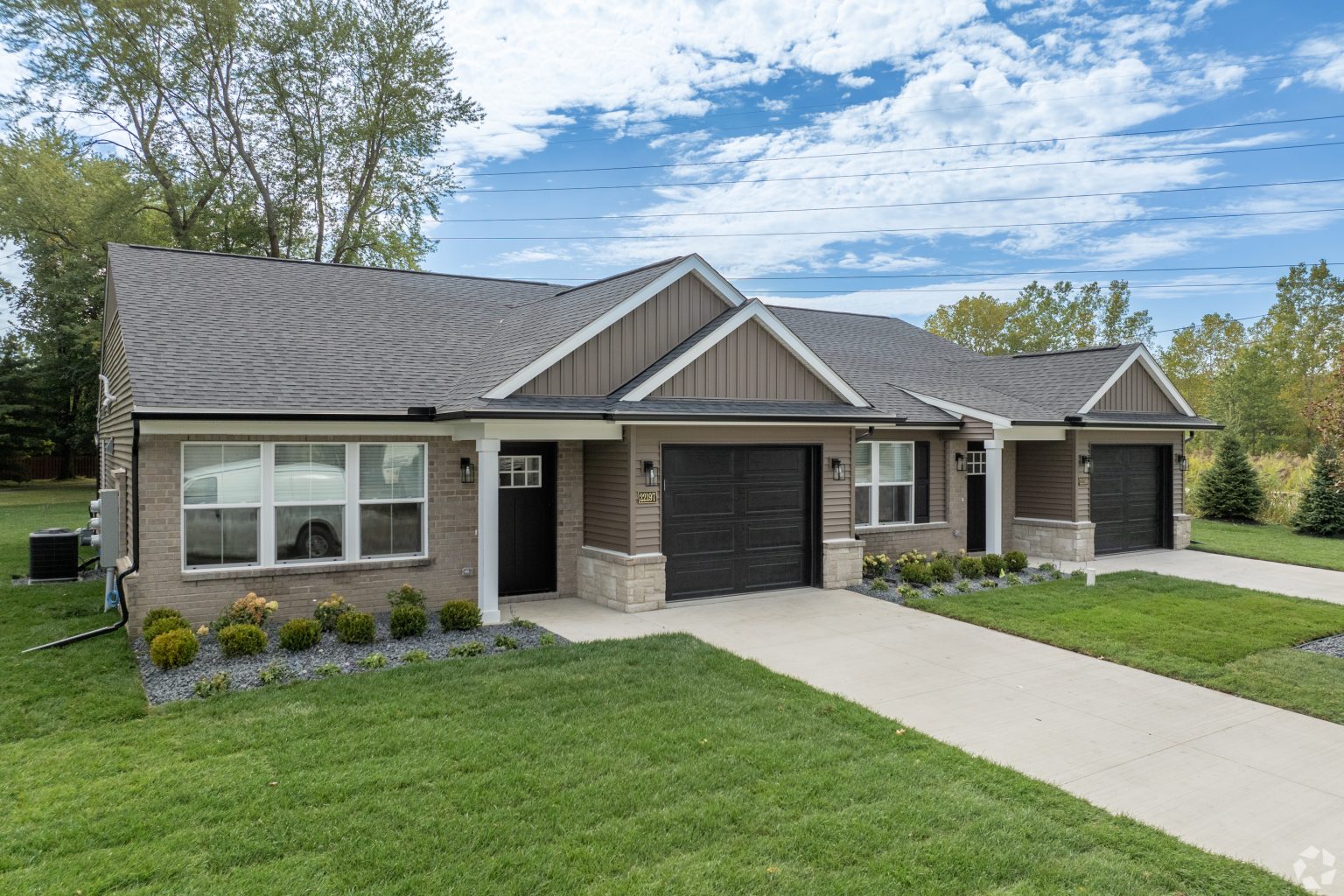 25286 Castlewood Woodhaven Mi